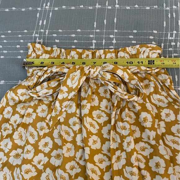 American Eagle Floral Yellow mini Skirt size S - Picture 2 of 8